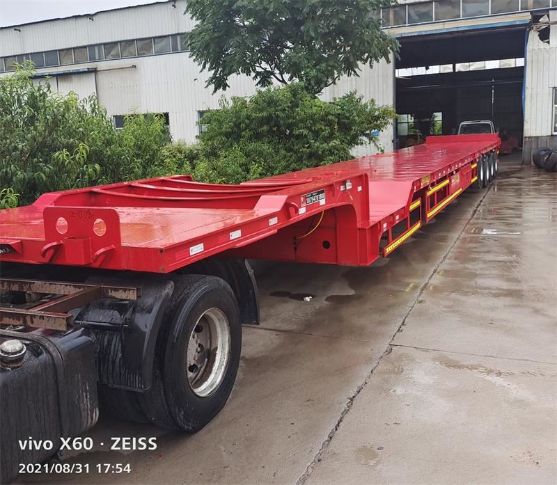4 axles extendable flatbed trailer